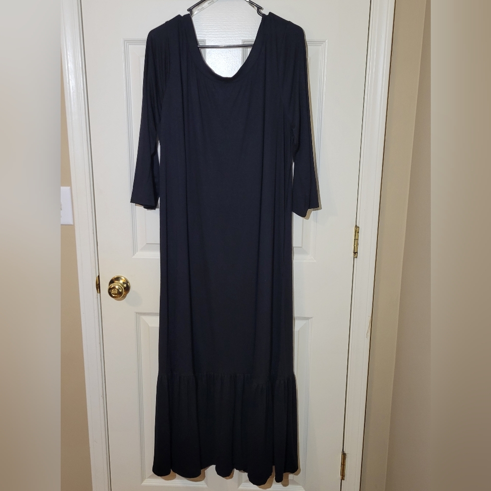 Black 3/4 sleeve midi dress